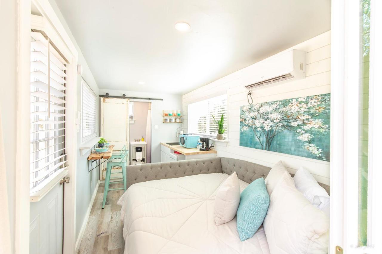 The Container Retreat @ 290 Wine Trail #1 Escape To Hye, Tx Villa Exterior foto
