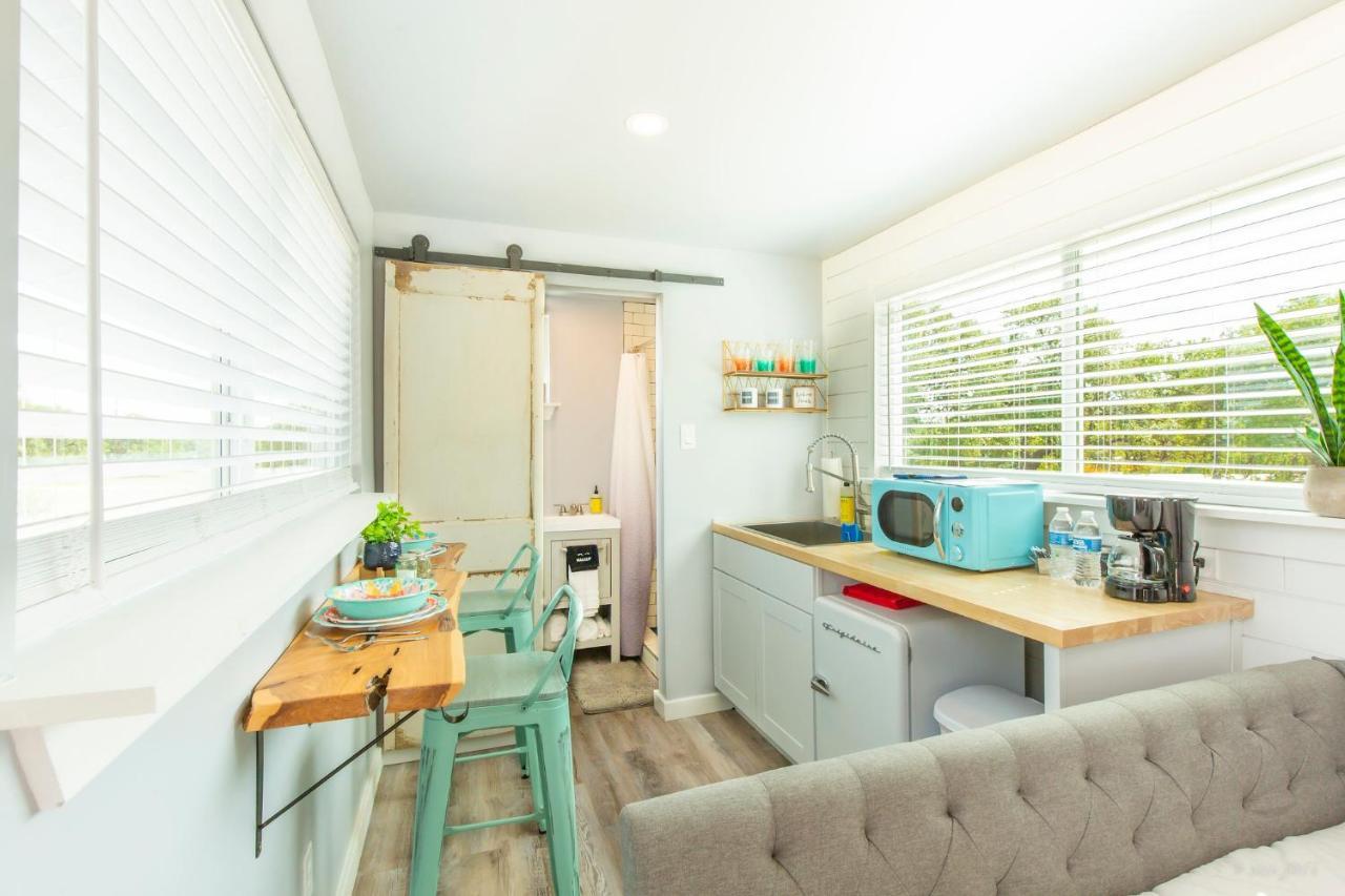 The Container Retreat @ 290 Wine Trail #1 Escape To Hye, Tx Villa Exterior foto