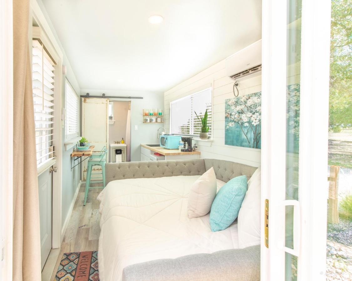 The Container Retreat @ 290 Wine Trail #1 Escape To Hye, Tx Villa Exterior foto