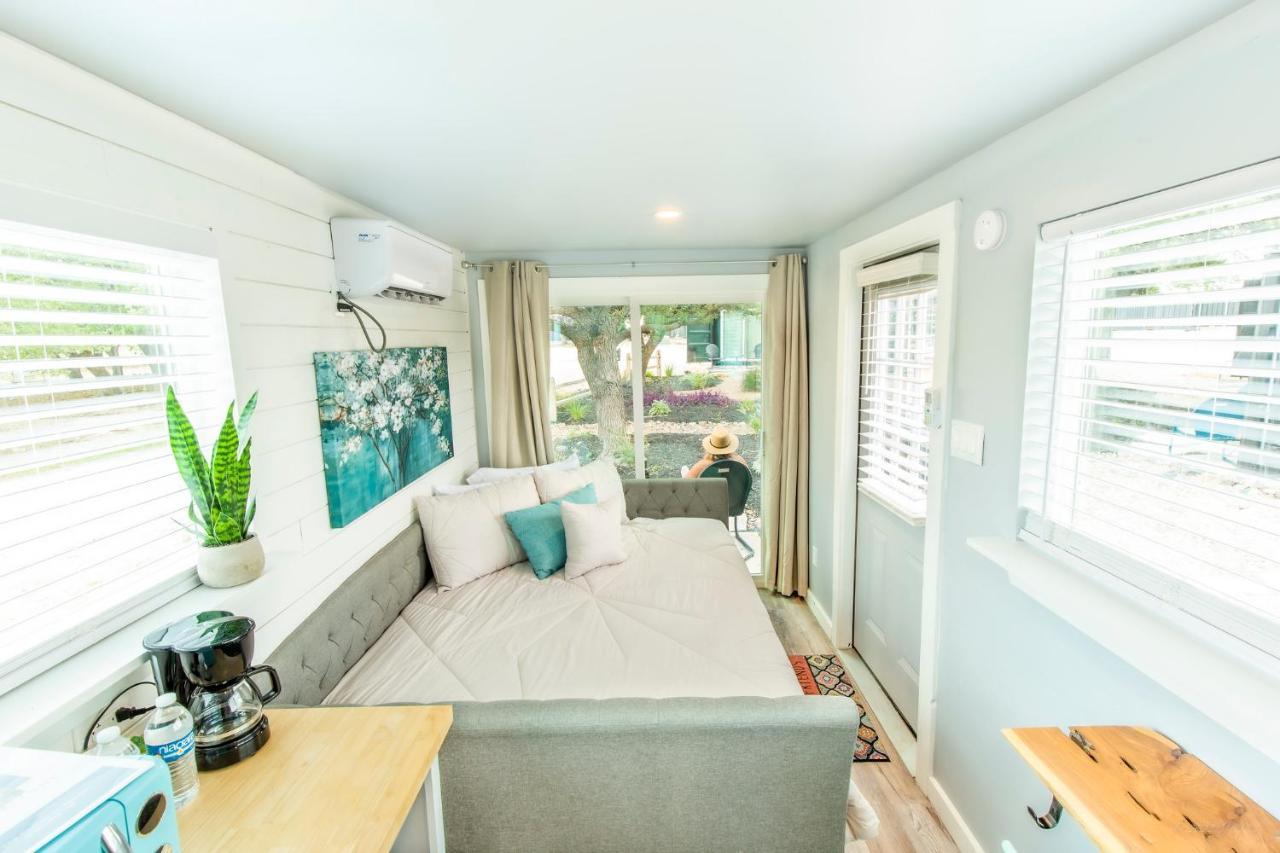 The Container Retreat @ 290 Wine Trail #1 Escape To Hye, Tx Villa Exterior foto