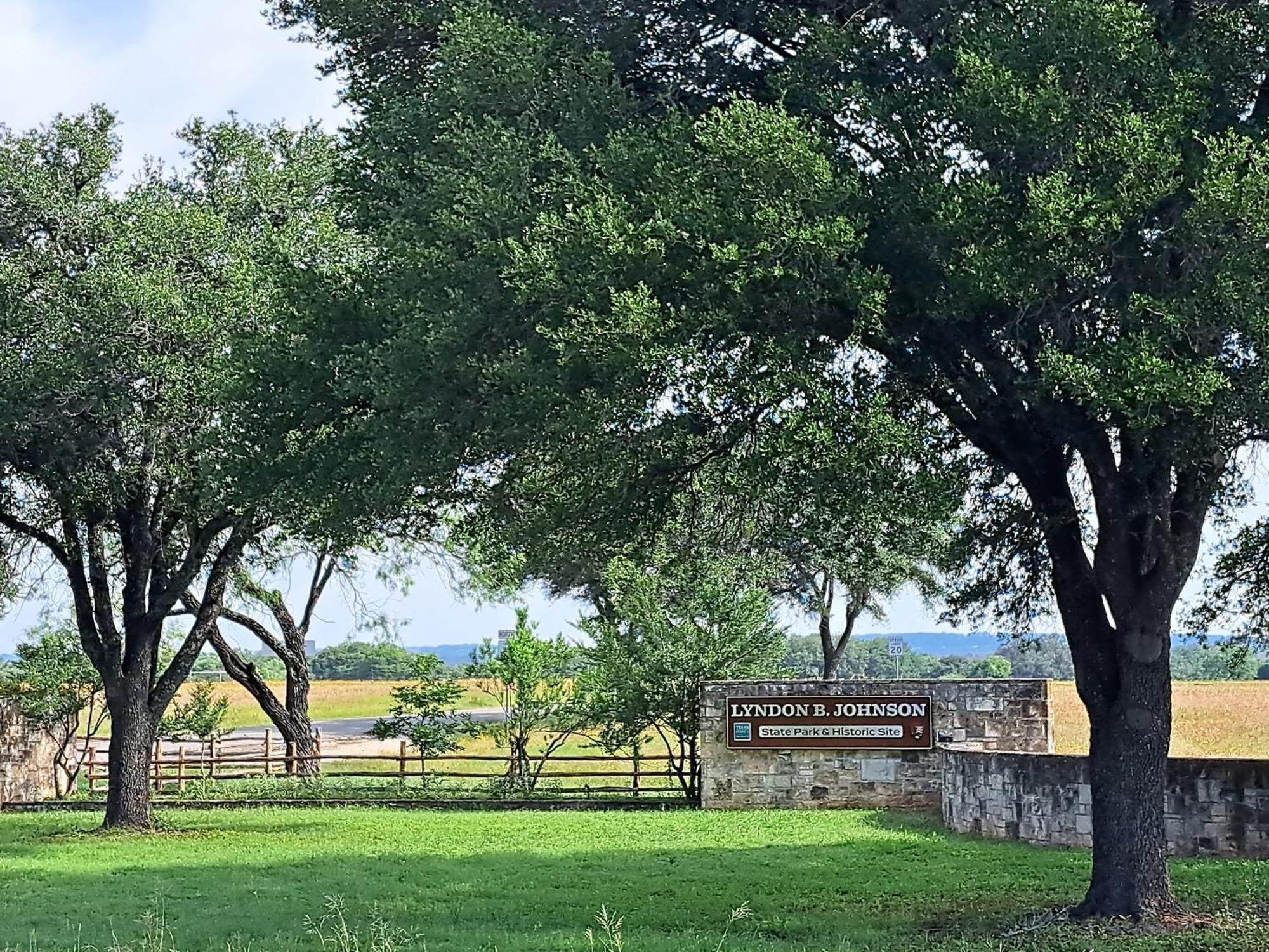 The Container Retreat @ 290 Wine Trail #1 Escape To Hye, Tx Villa Exterior foto
